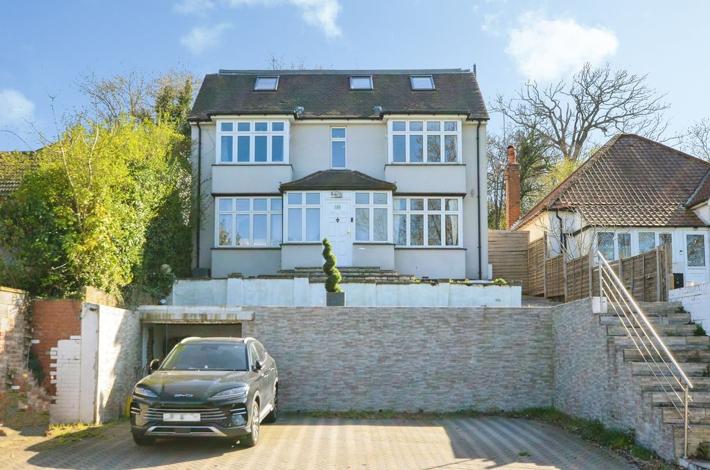 Property photo 1 of 21 Front