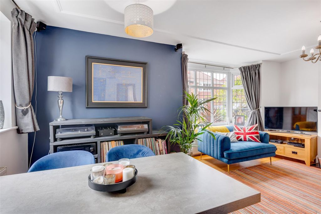 Property photo 2 of 45 78 Moor Drive_5.Jpg