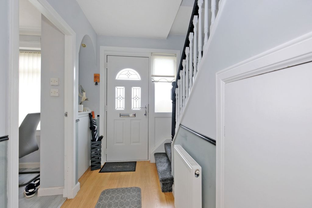 Property photo 2 of 18 Caiesdykes Drive 57_(25)_047