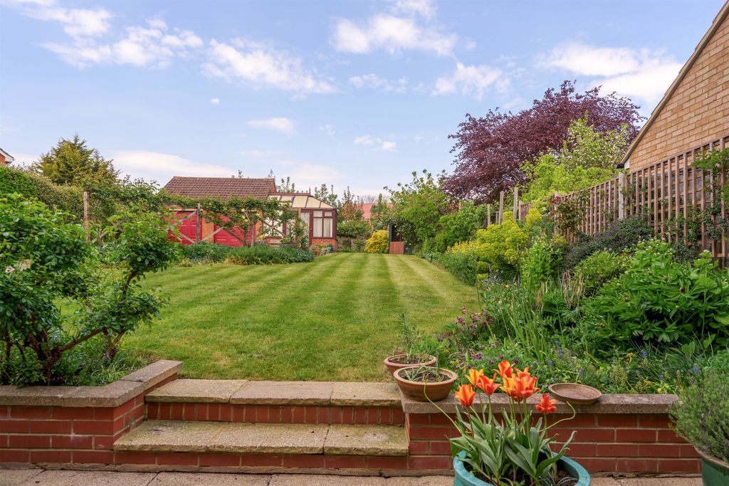 Property photo 3 of 11