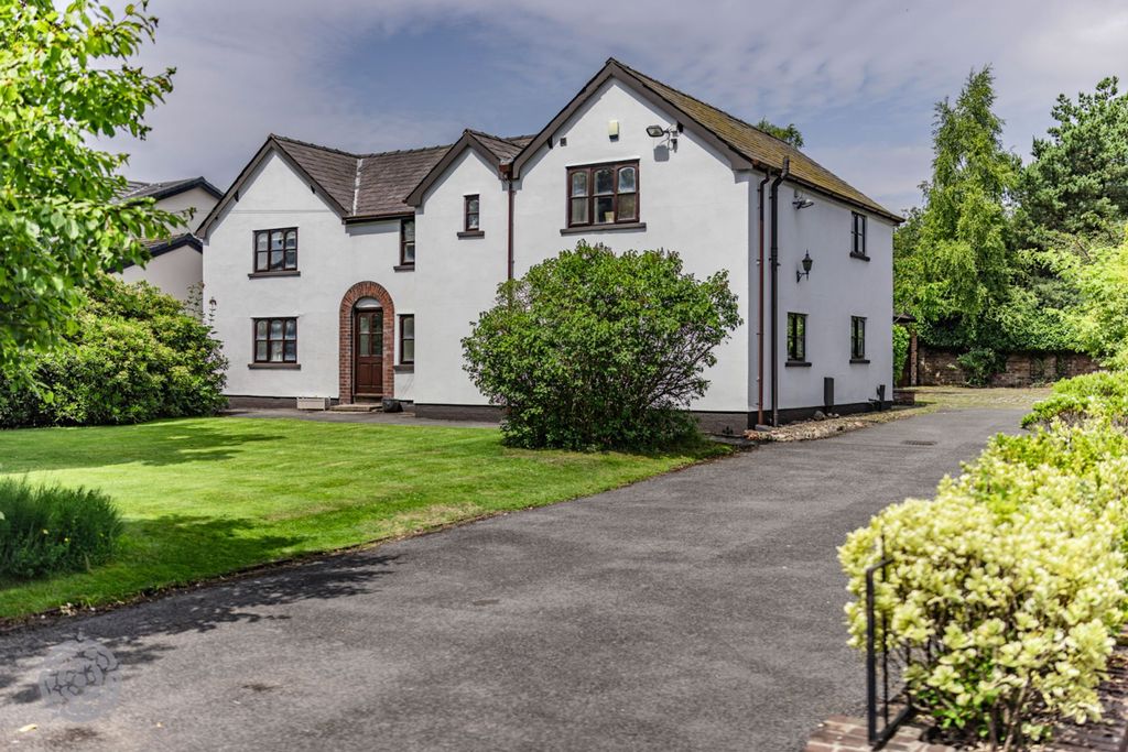 Property photo 1 of 43 Picture No. 92
