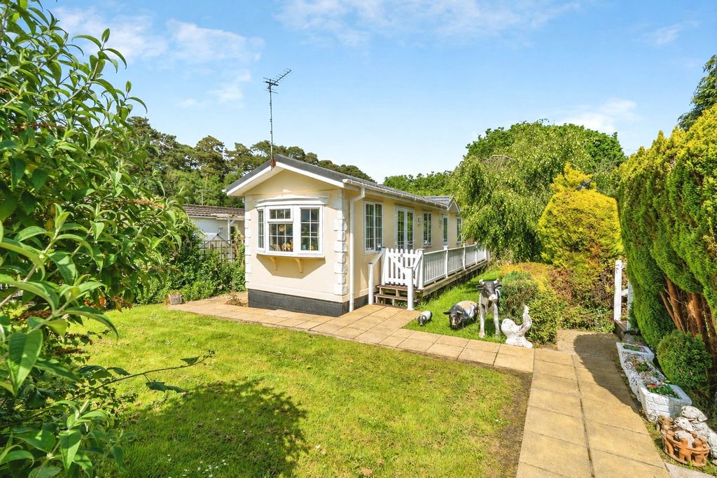 Property photo 1 of 20 Picture No. 24