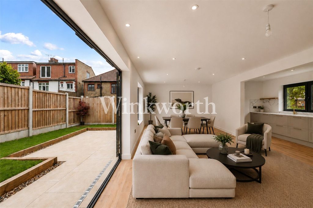 Property photo 3 of 18 Picture No. 05