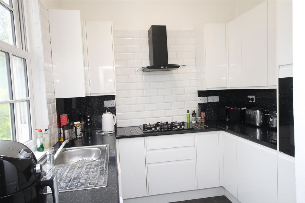 Property photo 2 of 6 Kitchen.Jpg