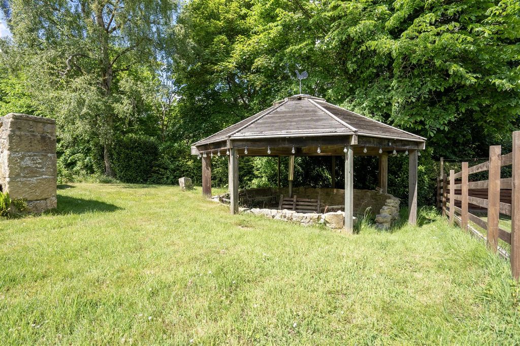 Property photo 2 of 12 Rear External