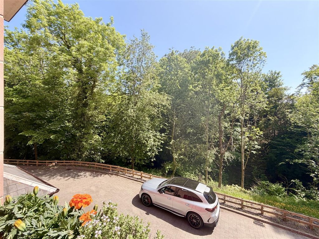 Additional image 32 of 4 bed town house for saleBurnside Gate, Hamilton ML3