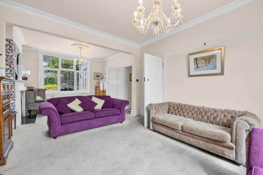 Property photo 3 of 34