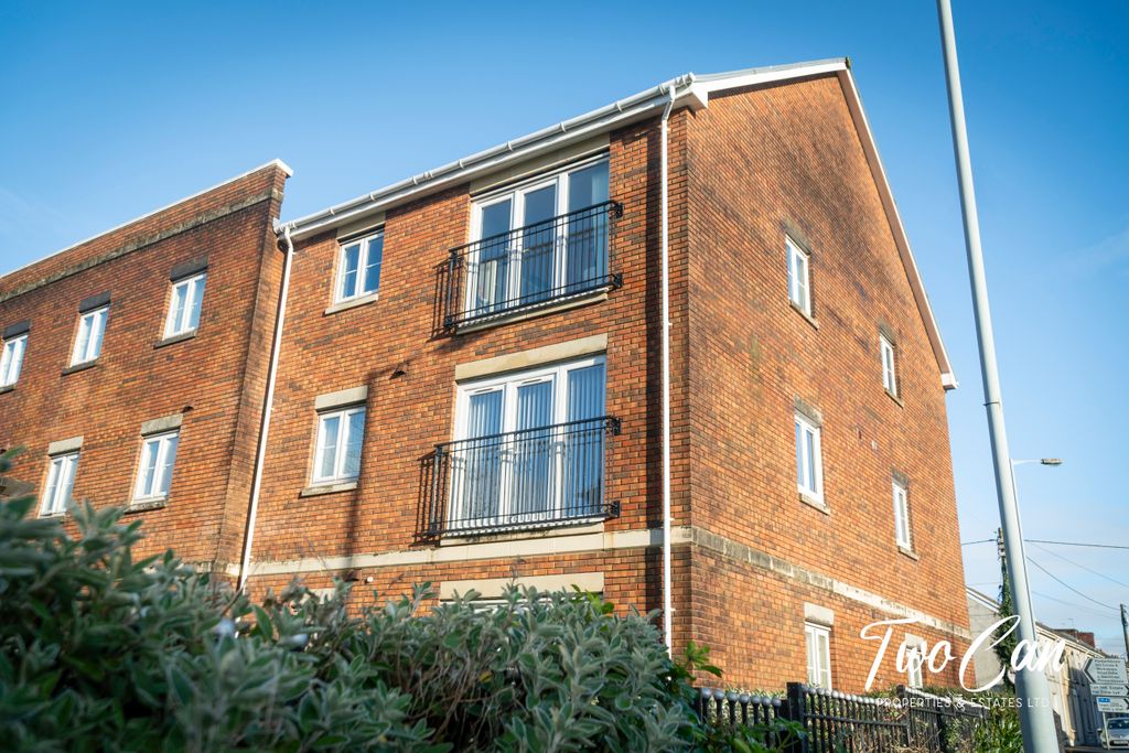 Property photo 2 of 34