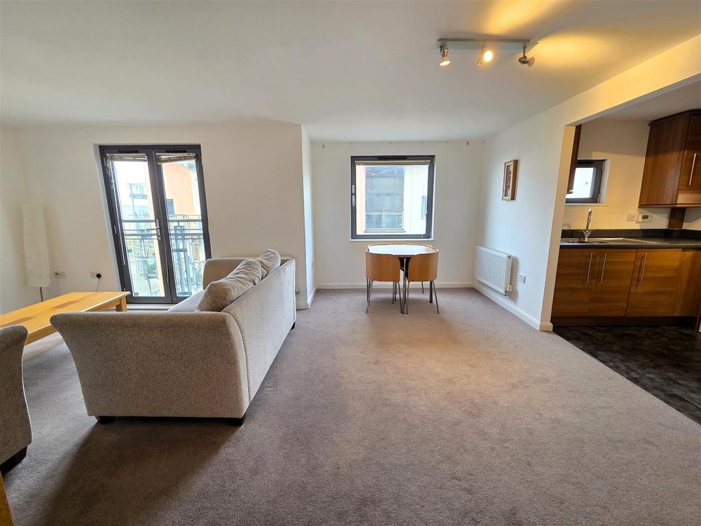 Property photo 3 of 18 Diner.Jpg