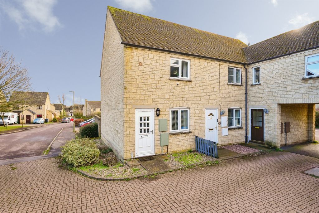 Property photo 2 of 21