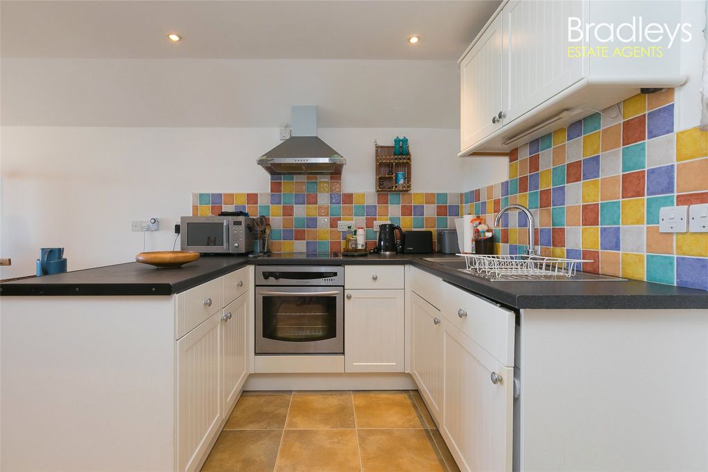 Additional image 4 of 1 bed flat for saleChyandour Cliff, Penzance, Cornwall TR18