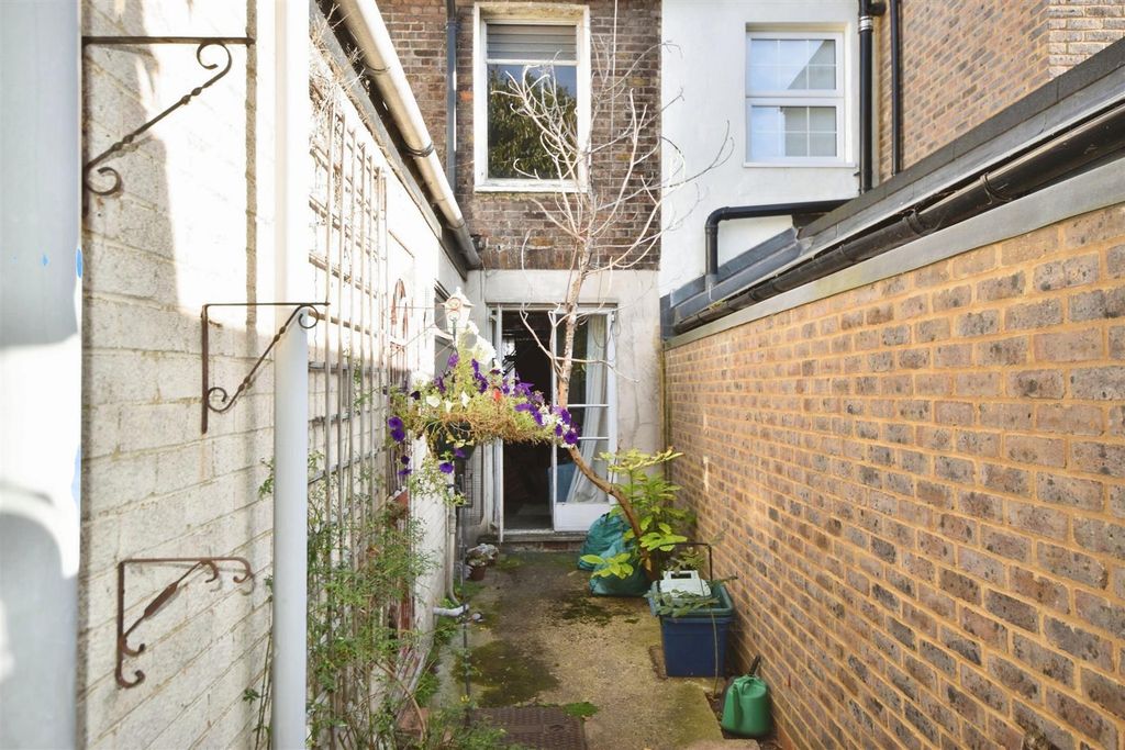 Property photo 2 of 6 2dc4d5Bc-Dsc_0539.Jpg