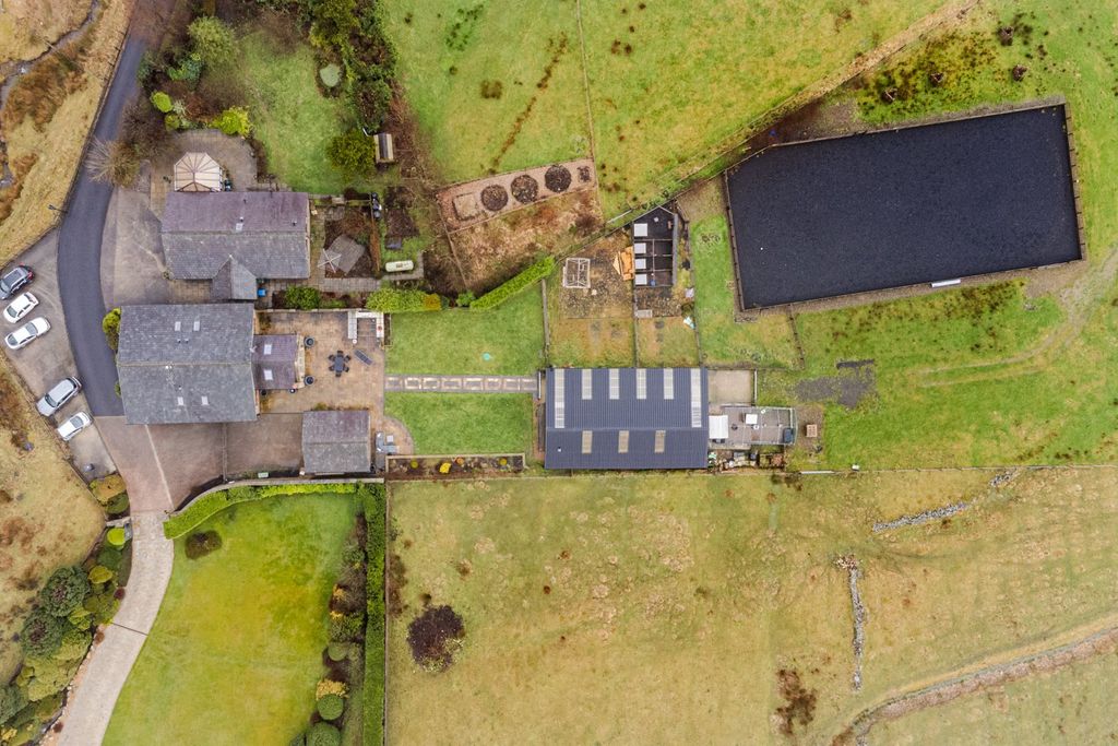 Property photo 1 of 86