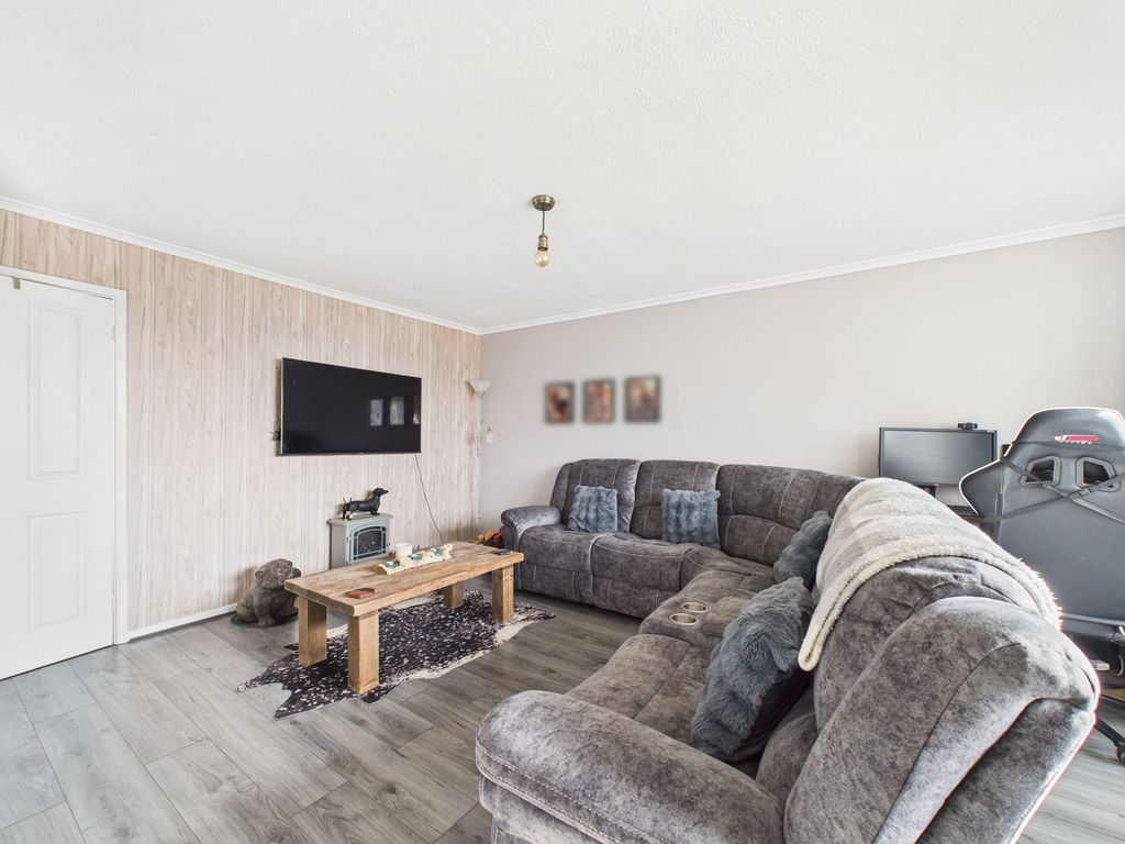 Property photo 2 of 12 Lounge/Dining Room