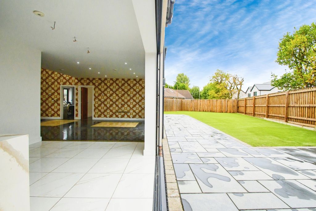 Property photo 3 of 29 Photo