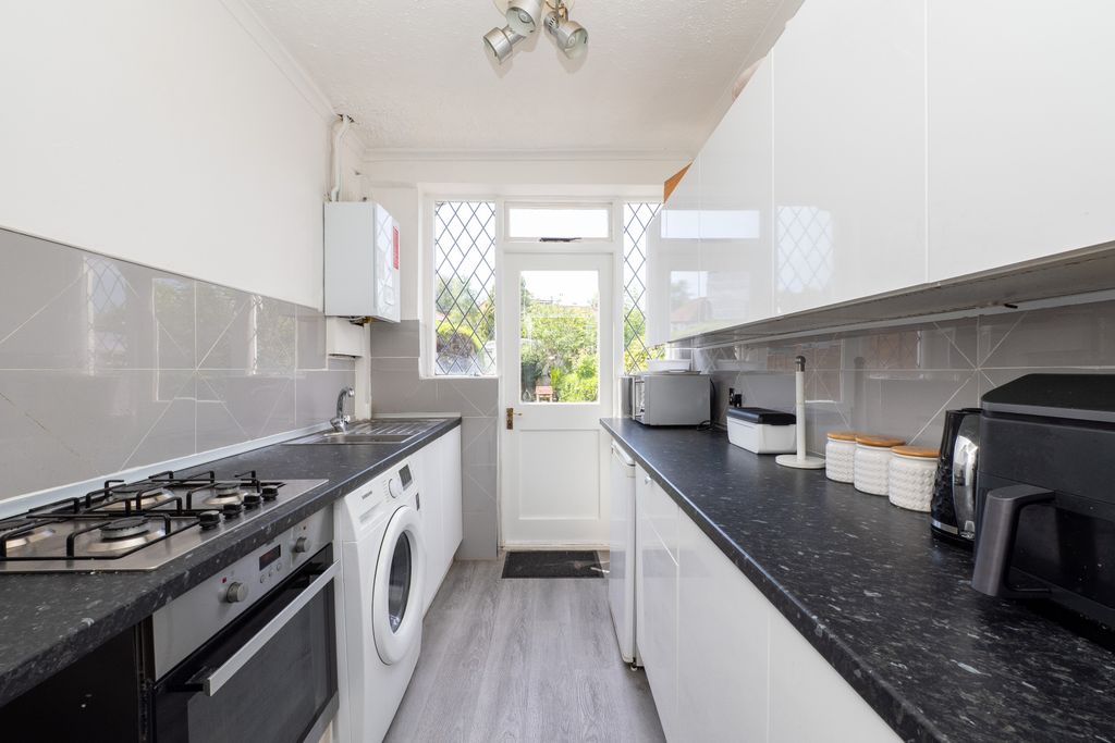 Property photo 2 of 11 Picture No. 07