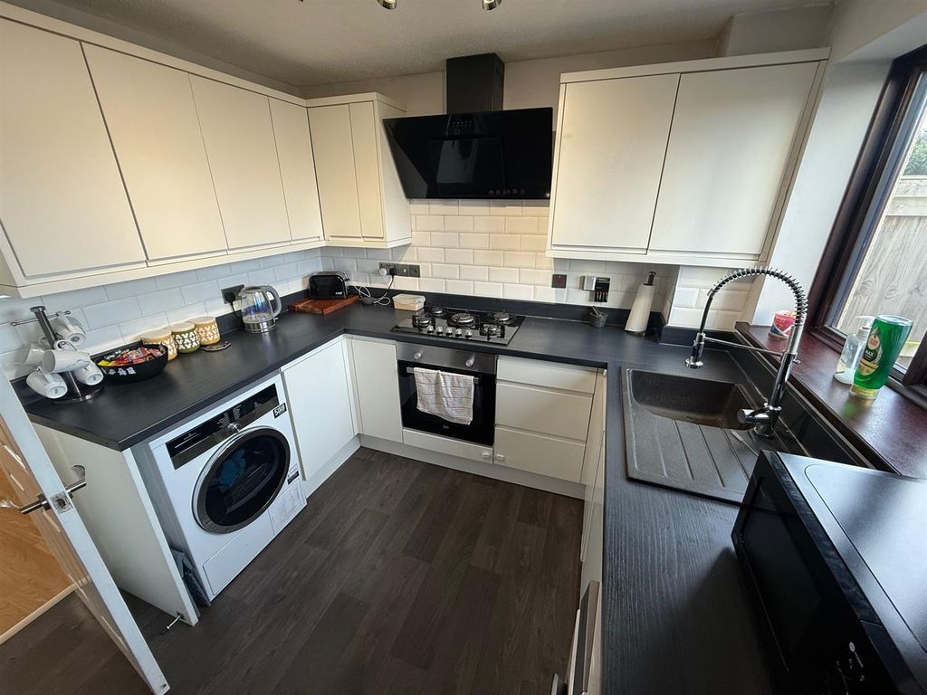Property photo 3 of 11 Kitchen/Dining Room