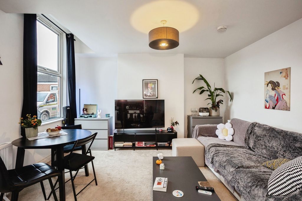 Property photo 1 of 22 Pbox-Img.Jpg