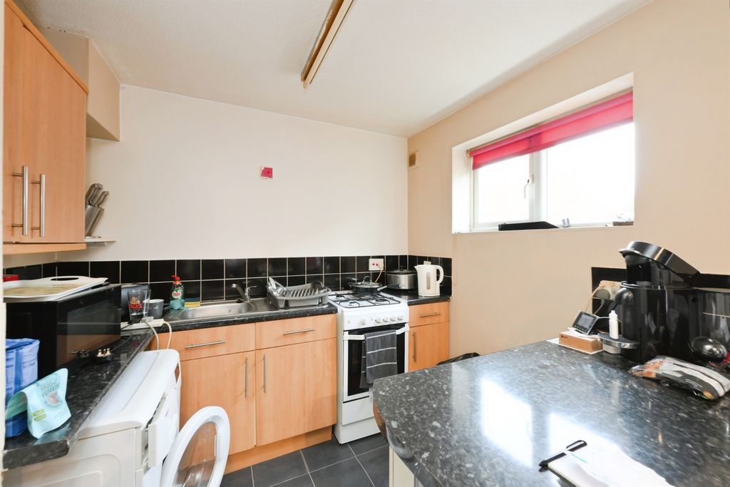 Property photo 3 of 14
