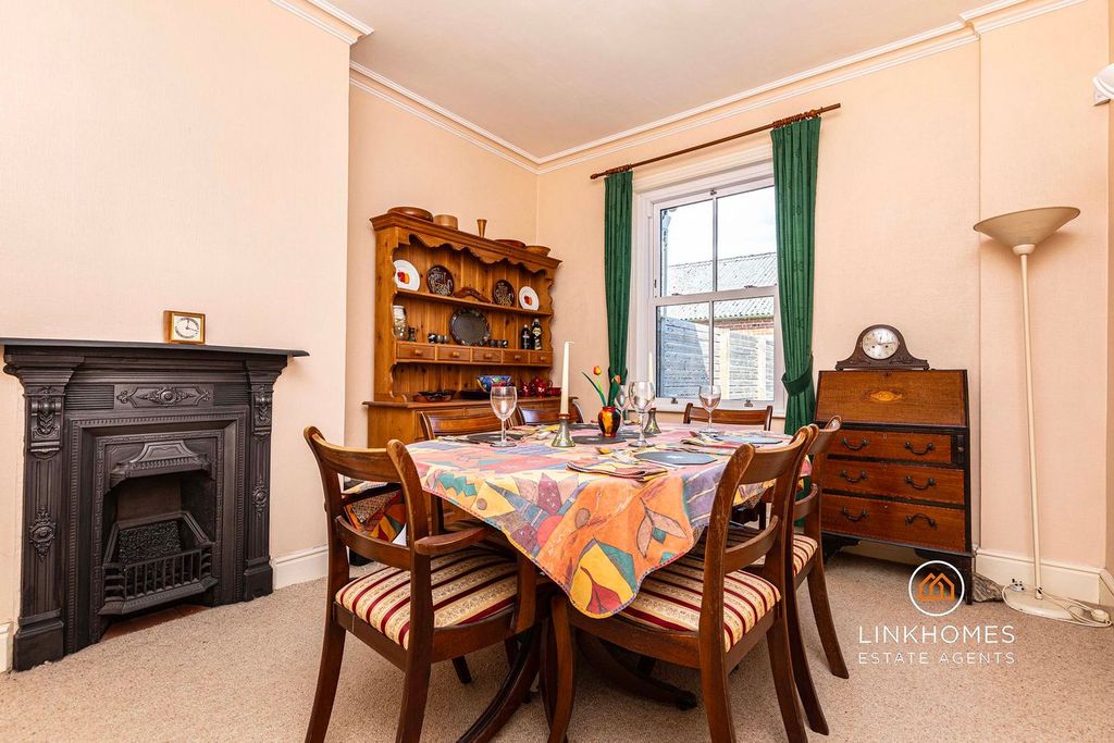 Property photo 3 of 29