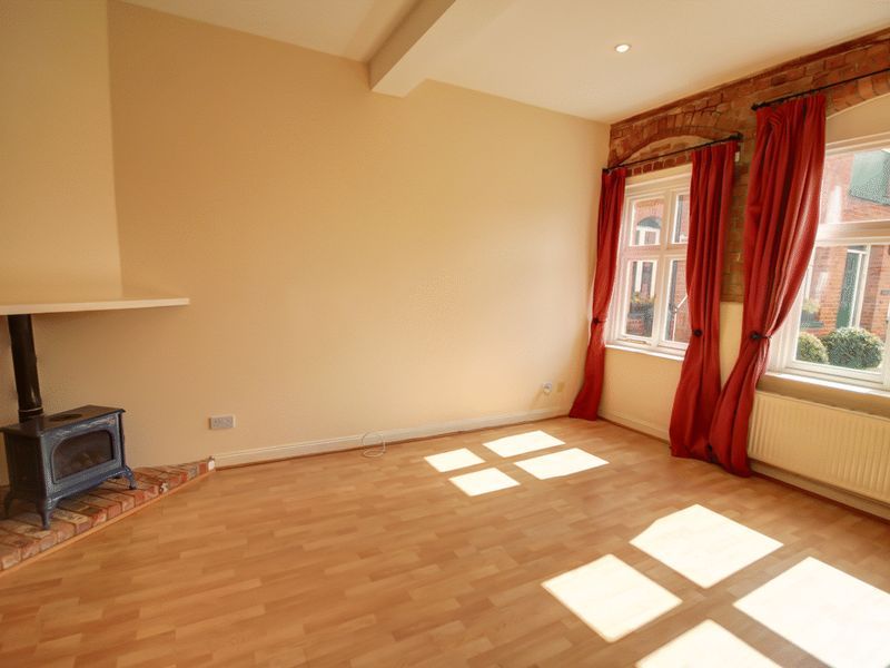Property photo 3 of 12 Lounge