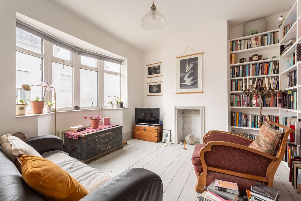 Property photo 2 of 19