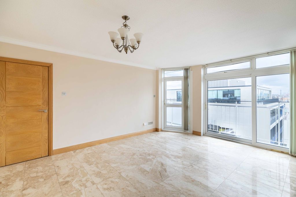 Property photo 2 of 12 Picture 2