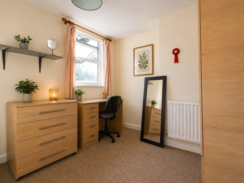 Property photo 2 of 9 Bedroom