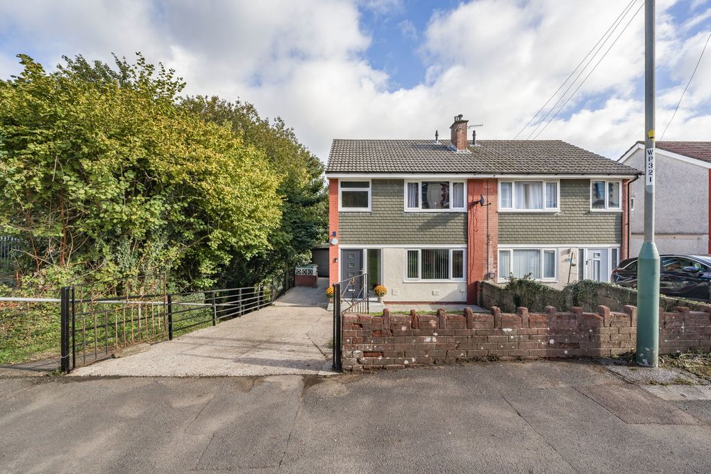 Property photo 1 of 29