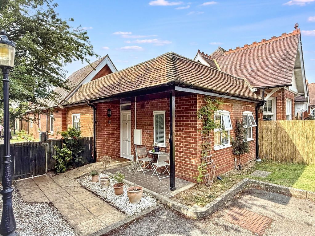 Property photo 1 of 12