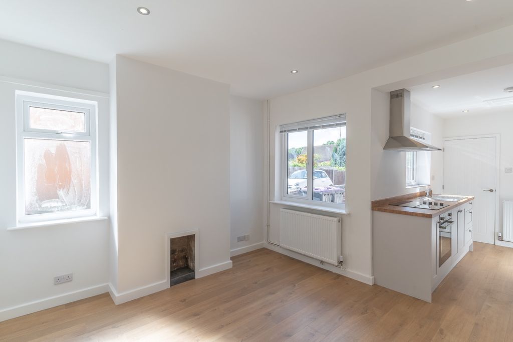 Property photo 2 of 20 4521872