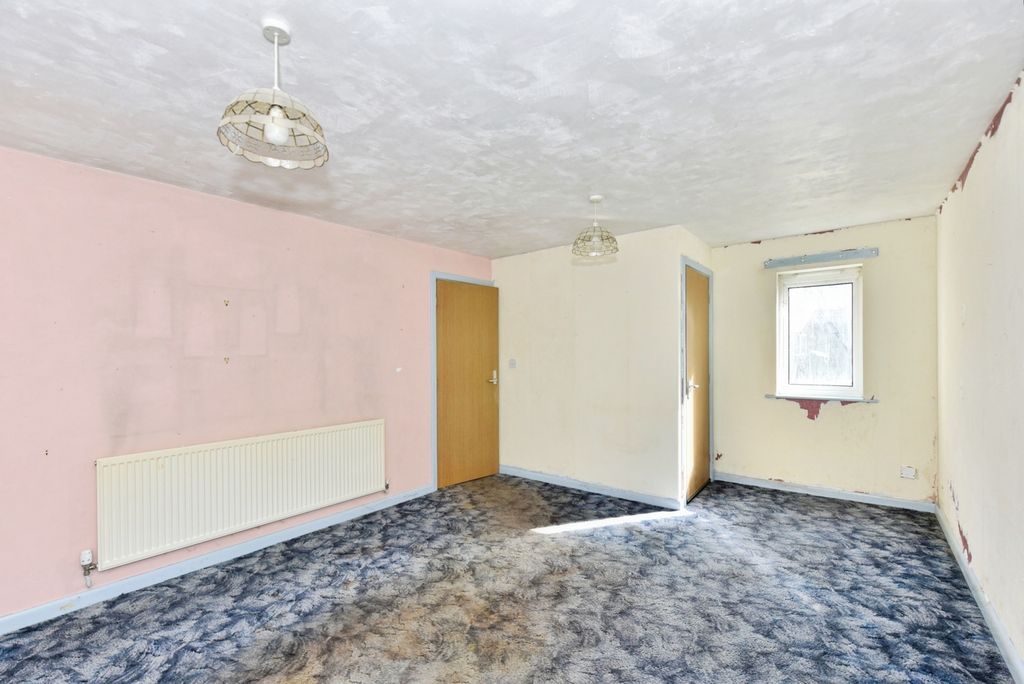 Property photo 3 of 17 Pbox-Img.Jpg