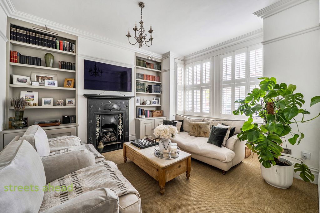 Property photo 1 of 19 E0B130d6-2A82-41F...