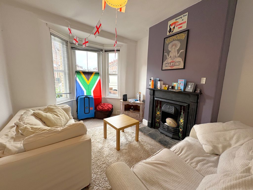 Property photo 2 of 9 Living Room