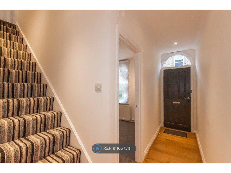 Property photo 1 of 11 Sitting Room