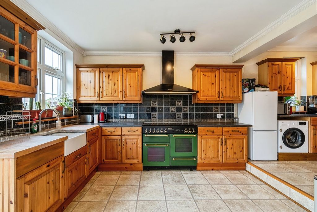 Property photo 3 of 19 Pbox-Img.Jpg