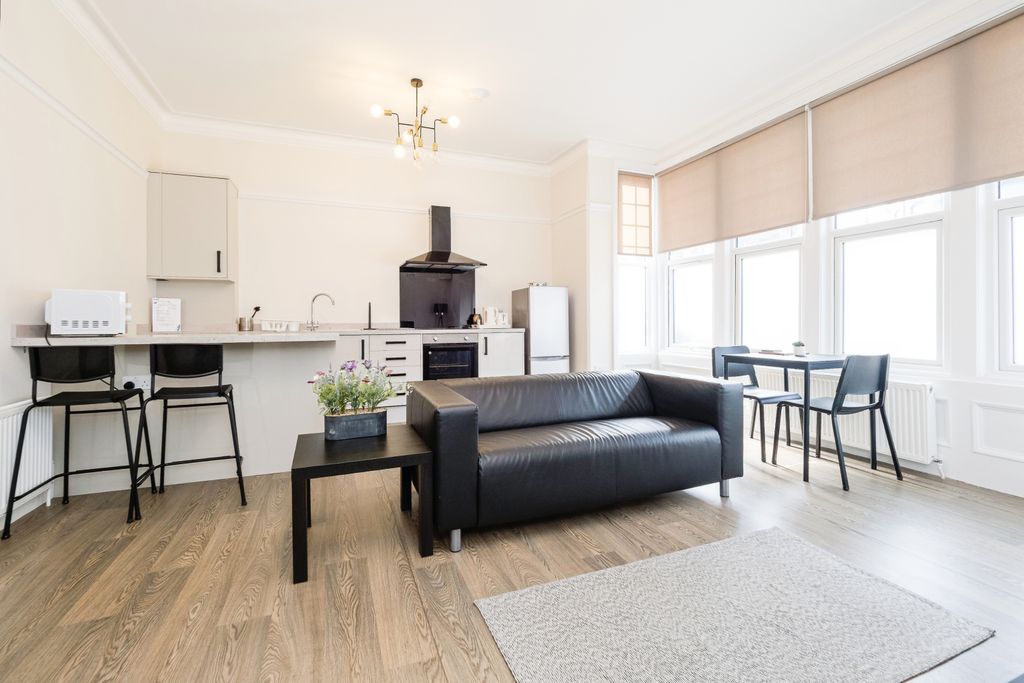 Property photo 2 of 17 Photography