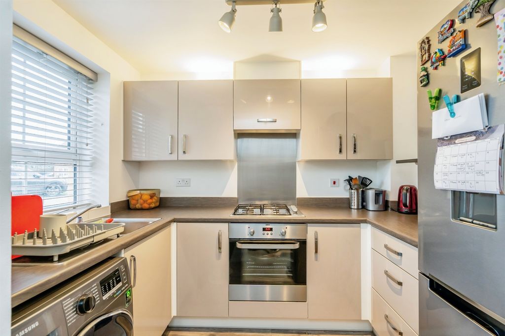 Property photo 3 of 17