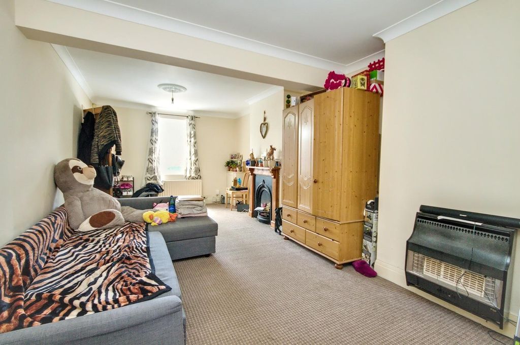 Property photo 2 of 7