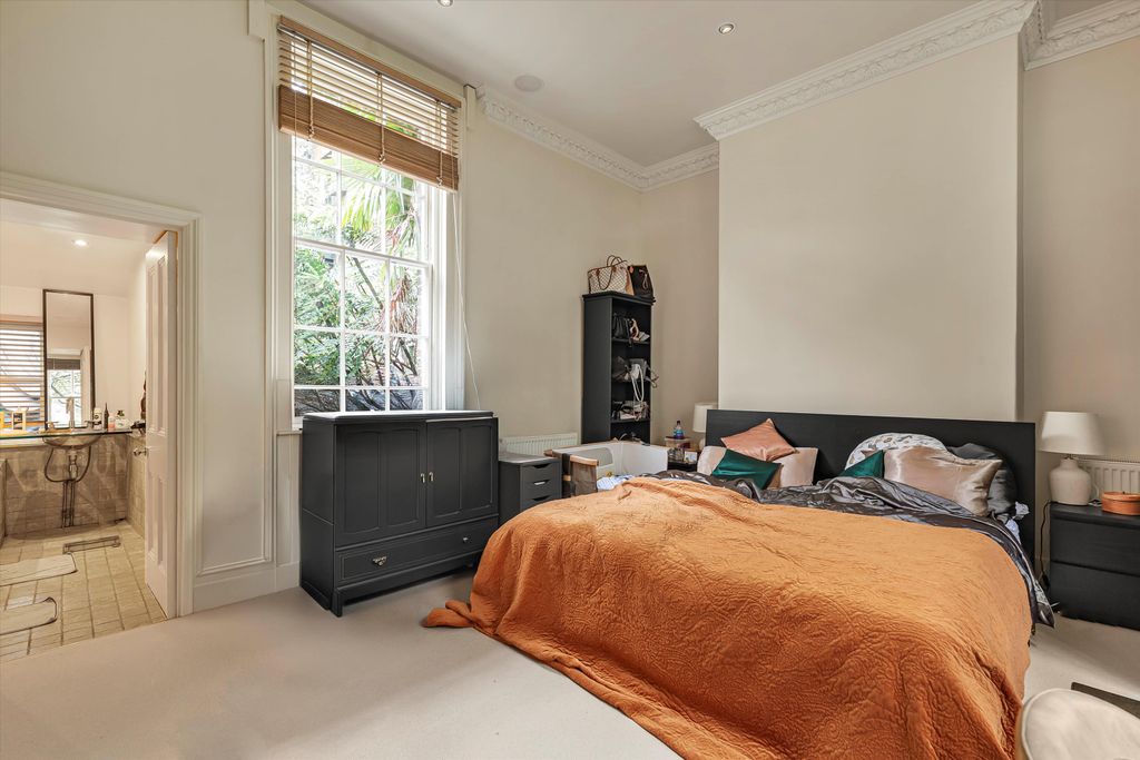 Property photo 3 of 11 Image