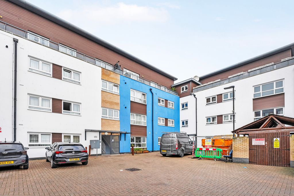 Property photo 2 of 12