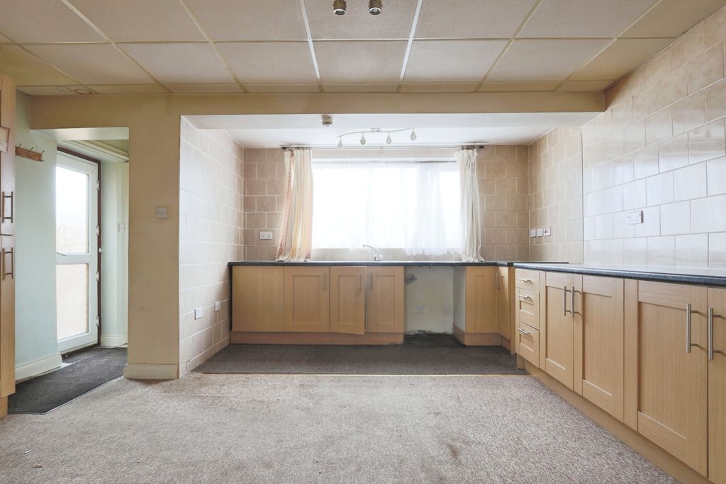 Property photo 3 of 11 3698448