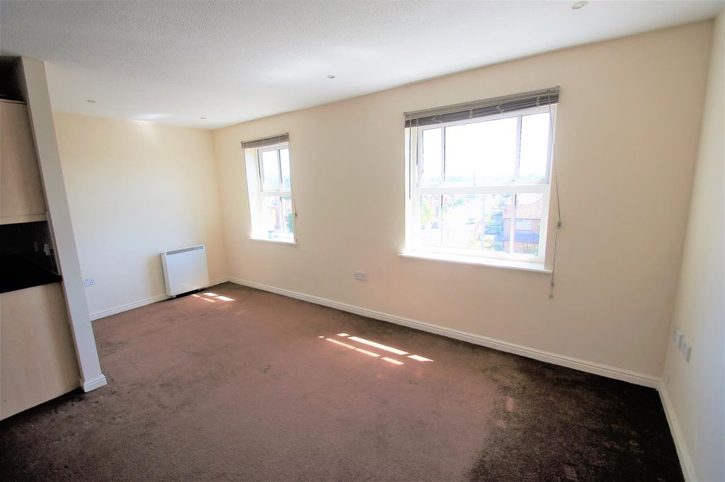 Property photo 3 of 19