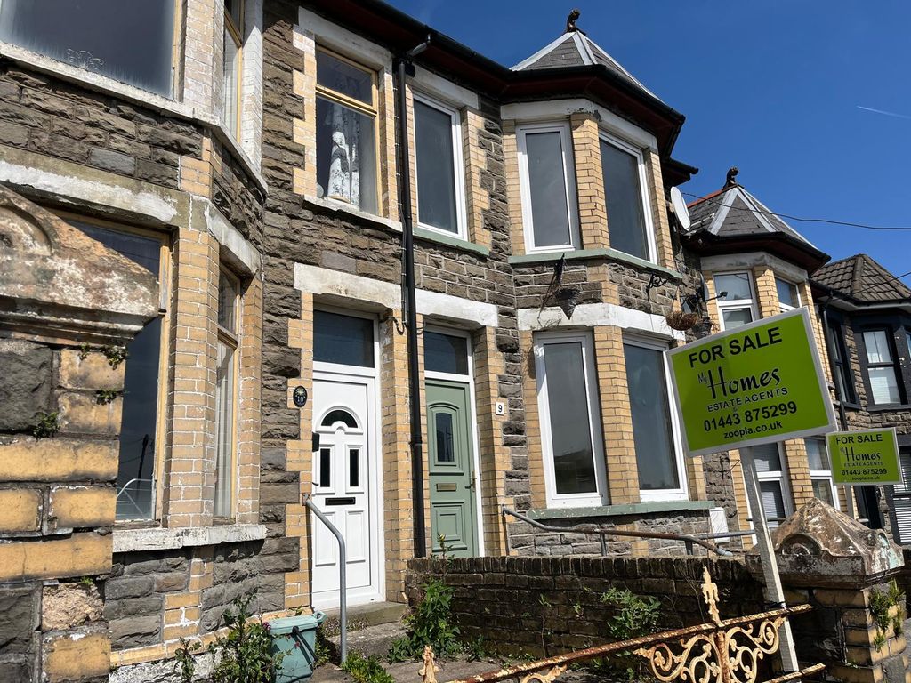 Property photo 2 of 31