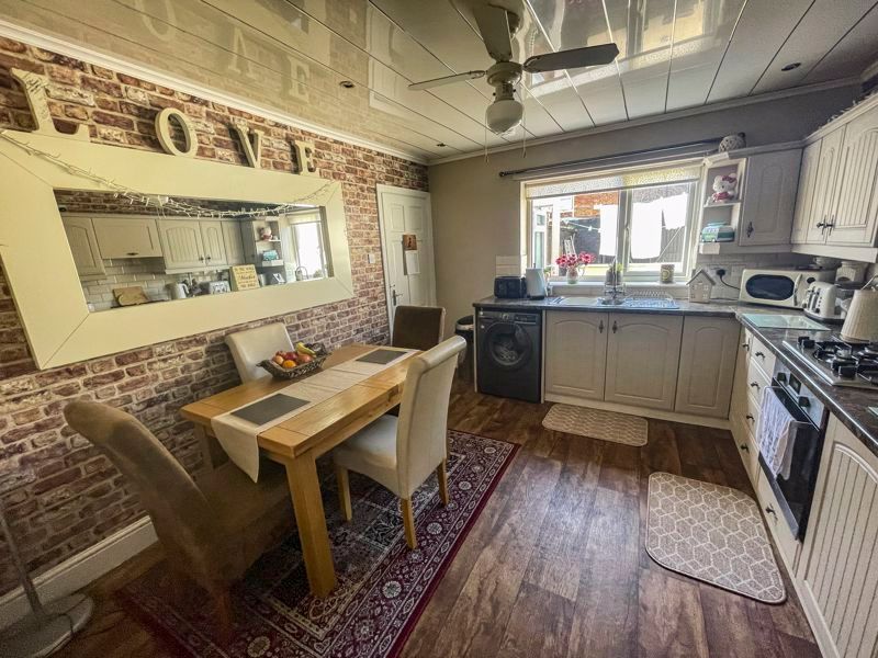 Property photo 2 of 10 Photo 5