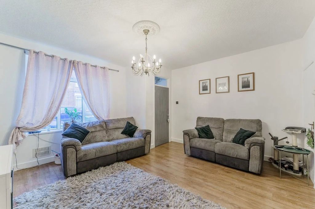 Property photo 3 of 21