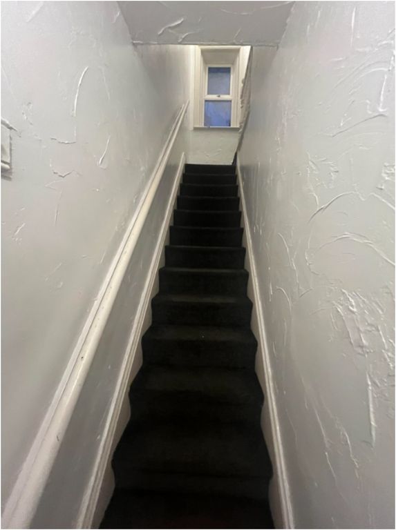 Property photo 2 of 5 Steps