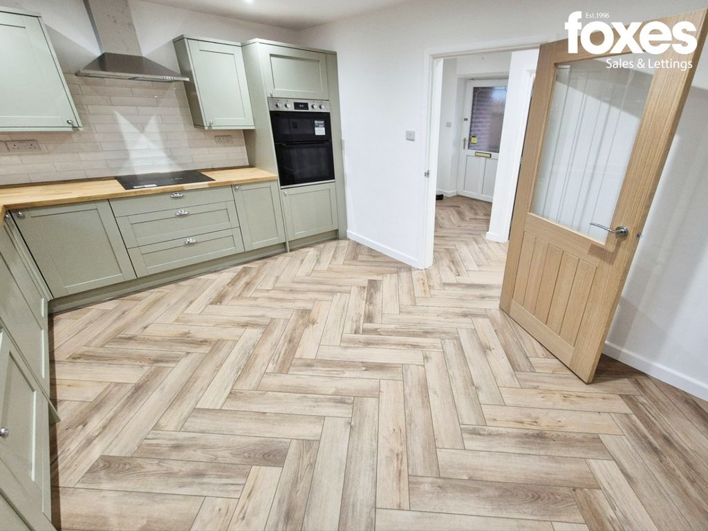 Property photo 2 of 14 3776372