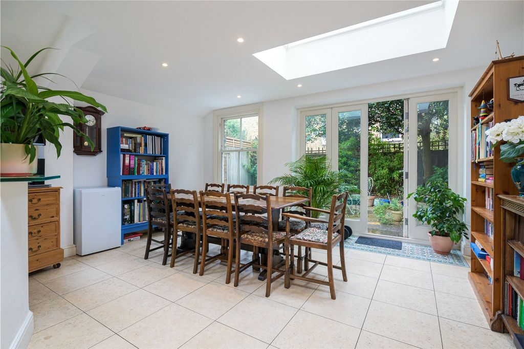 Property photo 2 of 11 Dining Area