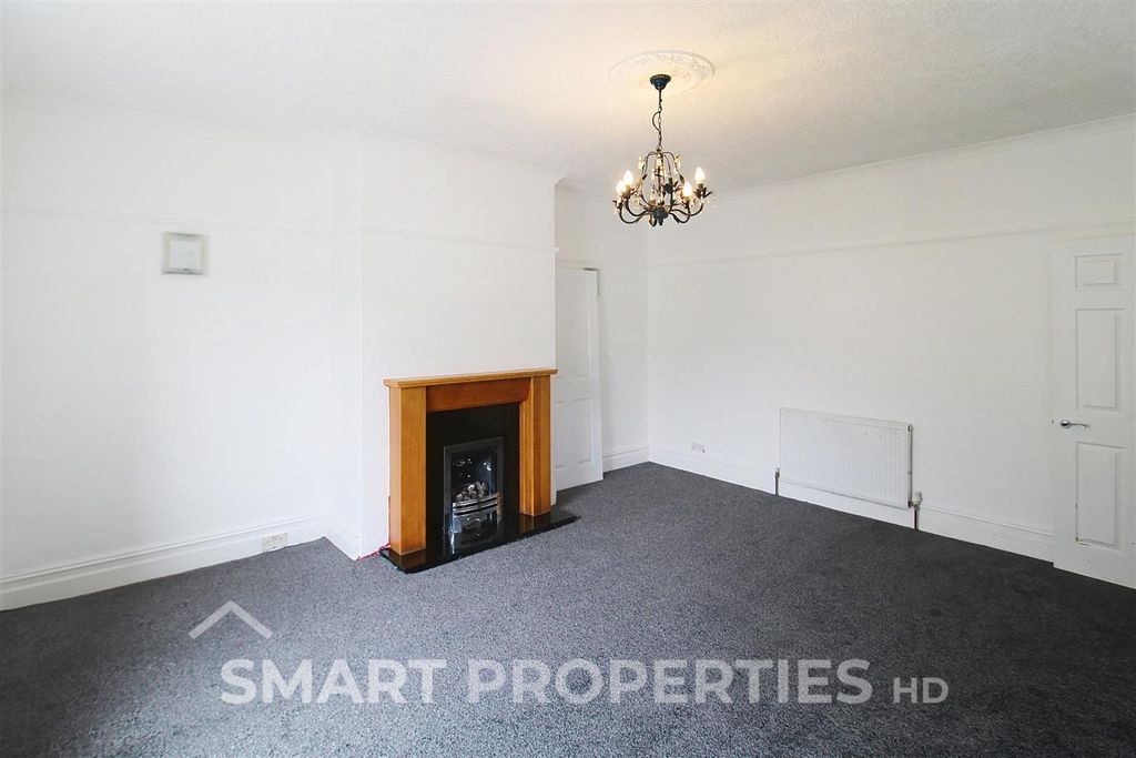 Property photo 2 of 7 Living Room